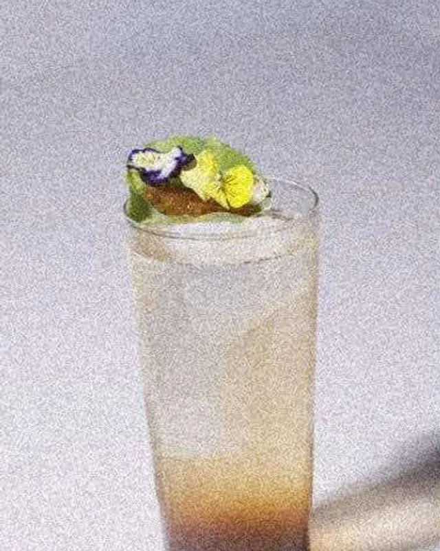 Ly signature Cloudy Bite tại Eyeconic Cocktail Club
